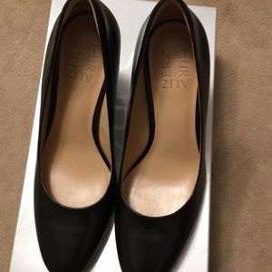 WOMEN’S. NATURALIZER SHOES  SIZE 6,5